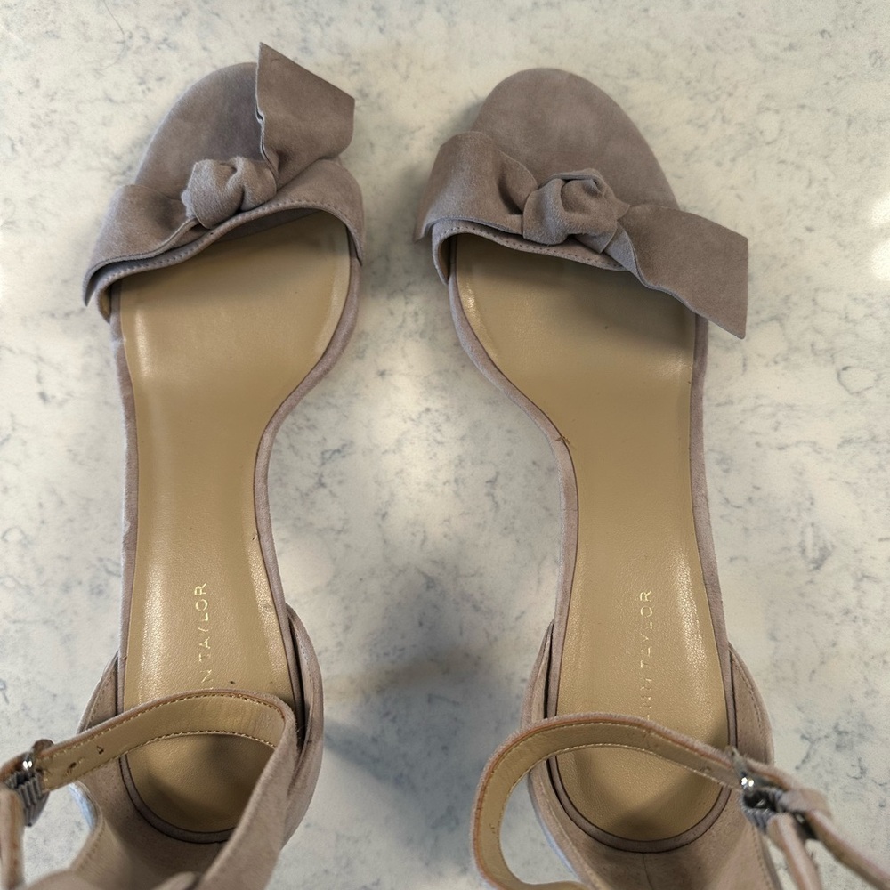 Ann Taylor Tan Heels with Bow Detail